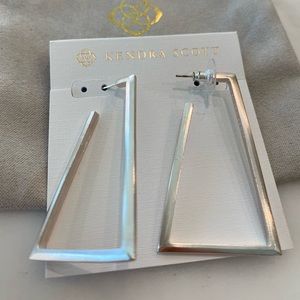 Kendra Scott Easton Hoop Earrings in Silver